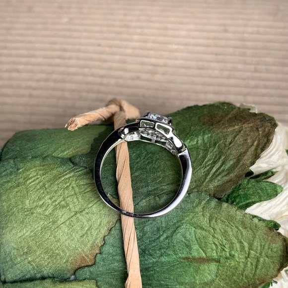 NEW Size 5 Pave Set CZ Cubic Zirconia Engagement Ring in Sterling Silver - Picture 3 of 5